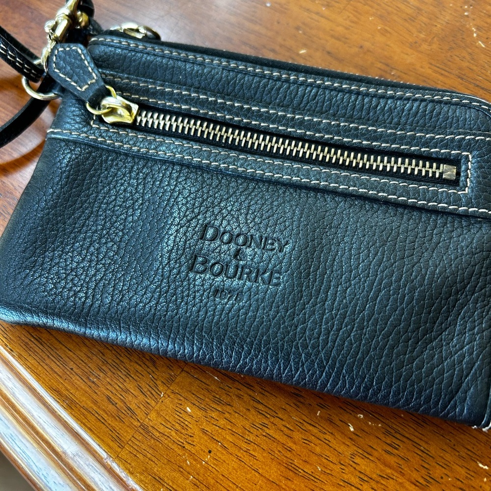 Dooney & Bourke Black Leather Wristlet with Gold Accents *vintage 1975